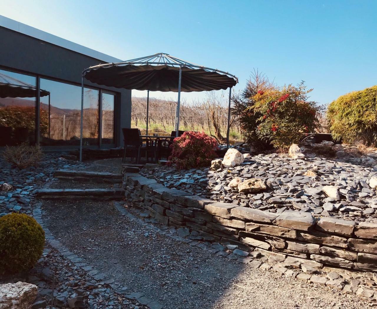 Hotel Weingut Gehlen-Cornelius Brauneberg Exterior foto